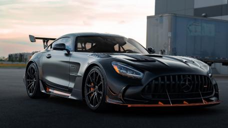 Sleek Mercedes Performance Beauty Wallpaper wallpaper