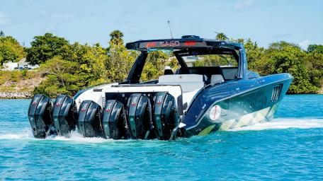 Powerful Speedboat in Crystal Clear Waters wallpaper