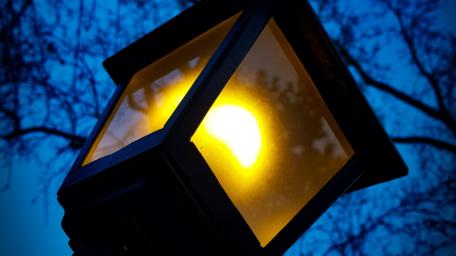 Golden Glow of Street Light at Dusk wallpaper
