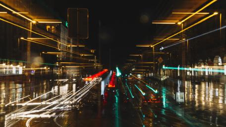 Dynamic Light Trails at Night wallpaper