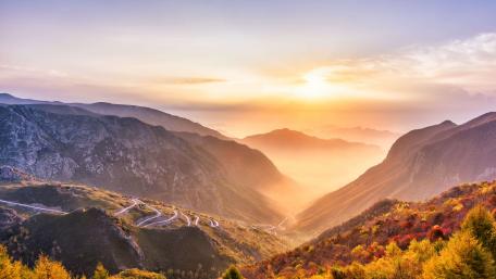 Zhangjiajie Grand Canyon in the sunrise wallpaper