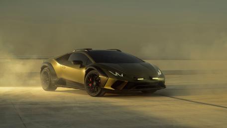 Lamborghini Huracan Sterrato in Motion wallpaper