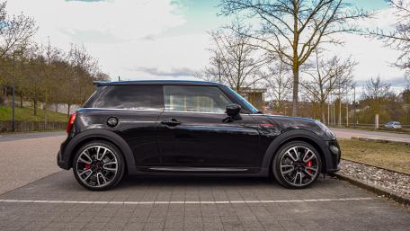 Sleek Black MINI Cooper with a Sporty Edge wallpaper