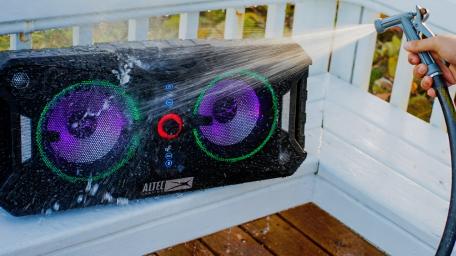 Vibrant Waterproof Speaker Experience wallpaper