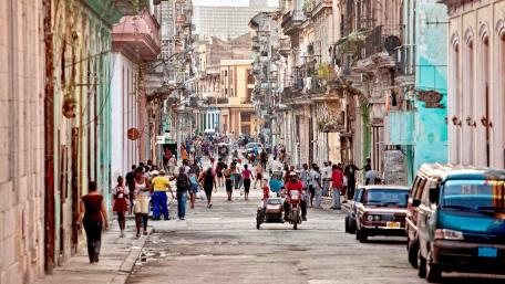 Vibrant Streets of Havana Cuba wallpaper