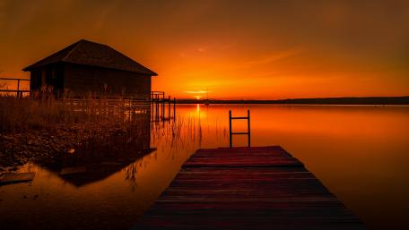 house-at-pier-lake wallpaper