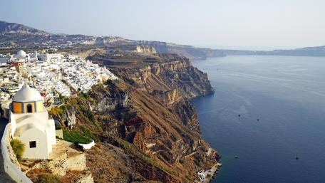 Breathtaking View of Théra in Santorini Greece wallpaper