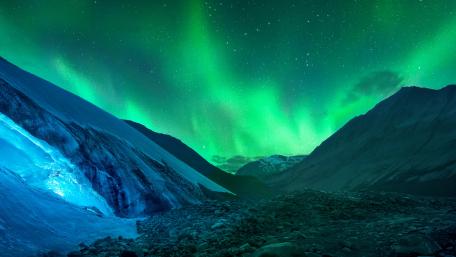 Emerald Glow in the Mountains wallpaper