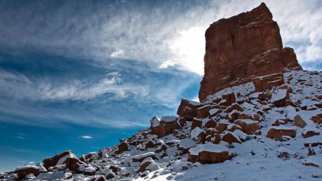 Majestic Winter Mountain Peak Scene wallpaper