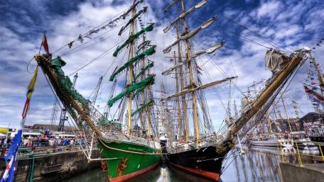 Majestic Sailing Ships at the Port wallpaper