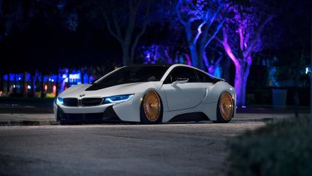 Sleek BMW i8 Stands Out at Night Scene wallpaper