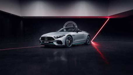 Sleek Elegance of the Mercedes-AMG SL 63 4-MATIC+ wallpaper