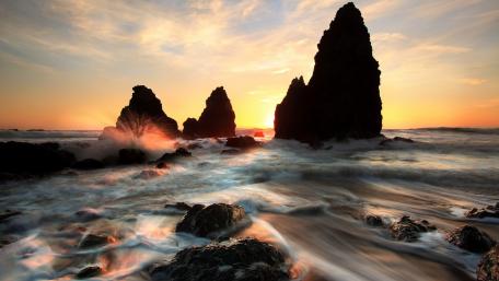 Majestic Sea Stack at Sunset wallpaper
