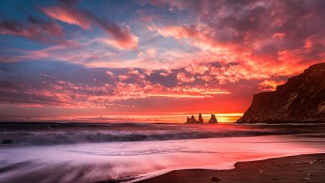 Sunset Serenity by the Sea wallpaper