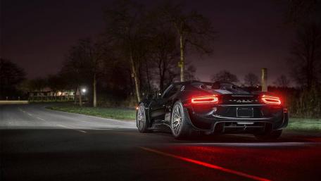Porsche 918 Spyder at Night: The Ultimate Dream Car wallpaper
