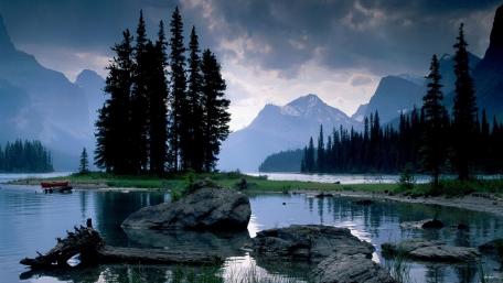 Spirit Island, Canada wallpaper