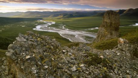 Serene River Landscape at Dusk wallpaper