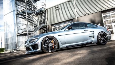 Sleek and Powerful BMW M6 Wallpaper wallpaper