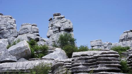 Majestic Rock Formations Under a Clear Blue Sky wallpaper