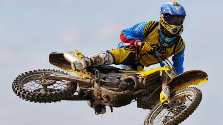 Adrenaline-Fueled Motocross Action Wallpaper wallpaper