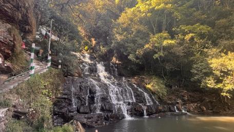 Elephant Falls wallpaper