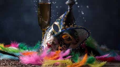 Vibrant Carnival Mask and Celebration Spirit wallpaper