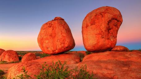 Devils Marbles wallpaper