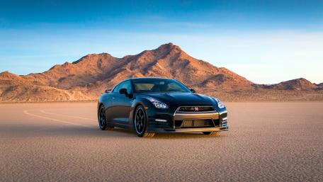 Nissan GT-R in a Stunning Desert Landscape wallpaper