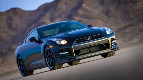Sleek and Powerful Nissan GT-R Wallpaper wallpaper