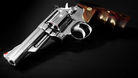 Revolver Precision Aesthetic in Focus wallpaper