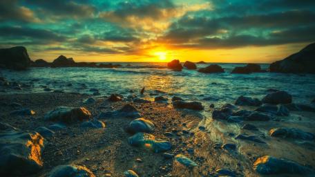 Tranquil Beach Sunset Moments wallpaper