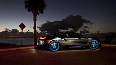 Sleek BMW i8 Under Twilight Sky wallpaper