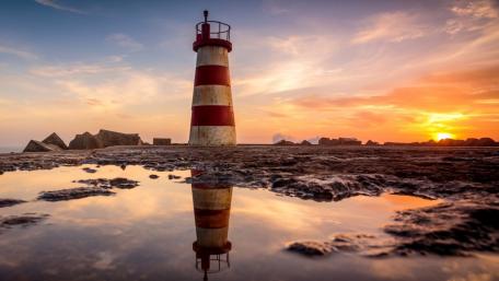 Povoa de Varzim lighthouse wallpaper