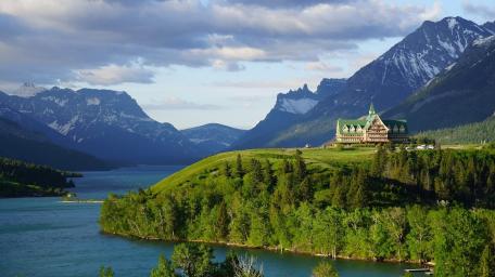 Prince Of Wales Hotel (Waterton Lakes National Park) wallpaper