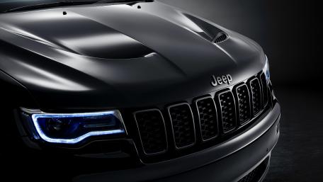 Jeep Grand Cherokee: Elegance in Motion wallpaper