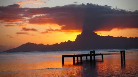 Tranquil Sunset Over Serene Pier Moment wallpaper