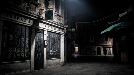 Midnight Alley in the Cityscape wallpaper
