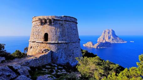 Torre del Pirata (Ibiza) wallpaper