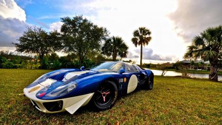Classic Ford GT Racing Beauty on Display wallpaper