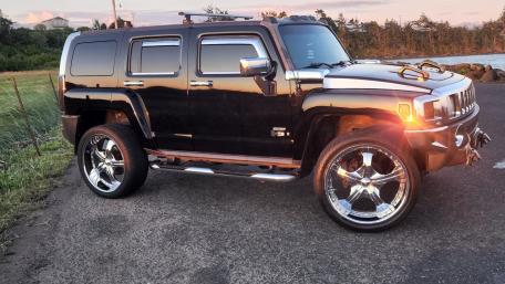 Sleek Hummer Ready for Adventure wallpaper