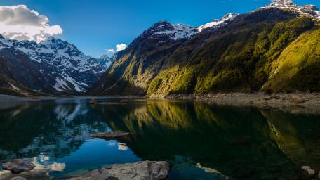 Lake Marian & Darran Mountains wallpaper