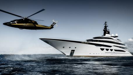 Luxury Yacht with Helicopter in Motion wallpaper