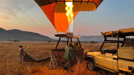 Hot air balloon ride wallpaper