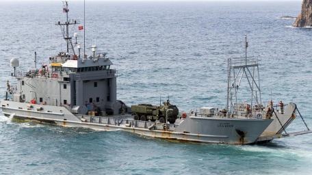 Navy Vessel in Action Against the Horizon wallpaper