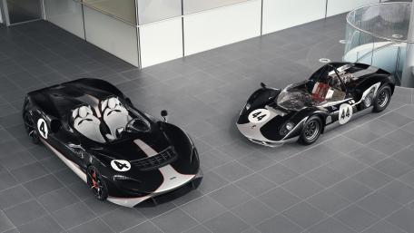 Sleek McLaren Elva in a Modern Showroom Displaying Innovation and Style wallpaper