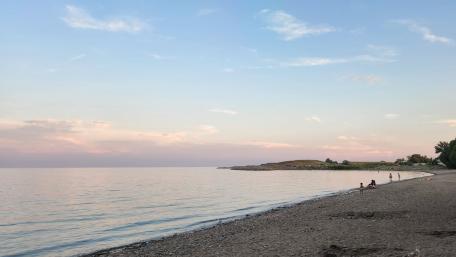 Beach at Marie Curie Park wallpaper