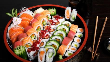Delicious Sushi Platter Showcase wallpaper