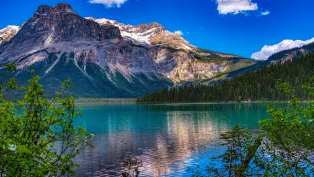 Emerald Lake wallpaper