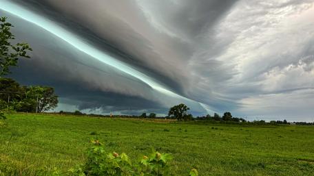 Storm rolling in wallpaper