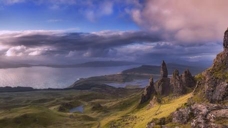 Old Man of Storr on the Isle of Skye in Scotland wallpaper